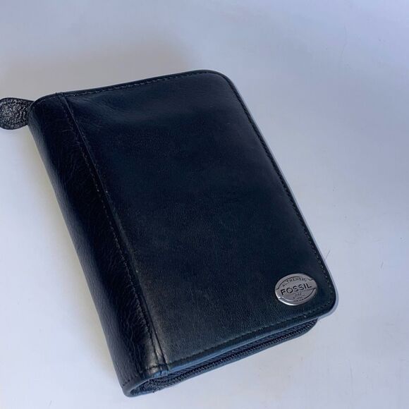 Fossil Black Leather Phone Wallet - Picture 1 of 6